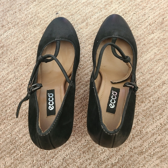 Ecco 3" heels shoes/ Sz 35 - Picture 2 of 3